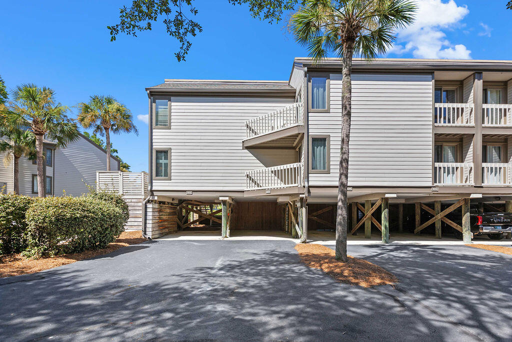 1615 Live Oak Park
