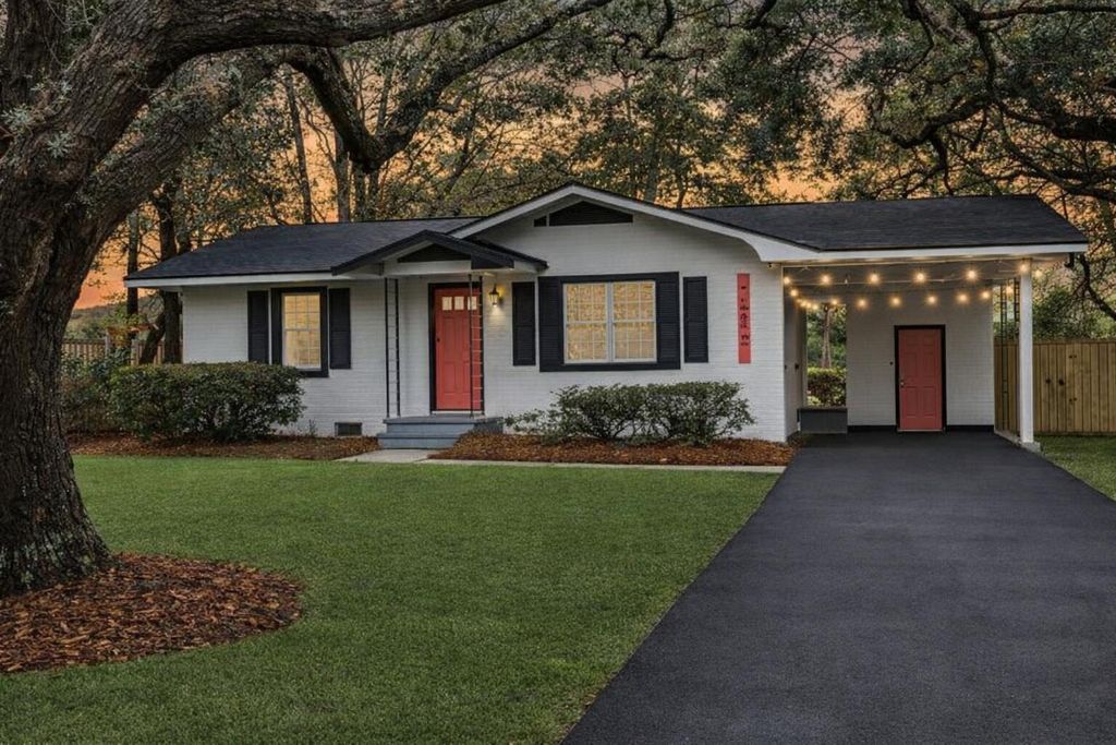 Photo of 2632 Ridgewood Avenue, Charleston, SC 29414 (MLS # 26009565)