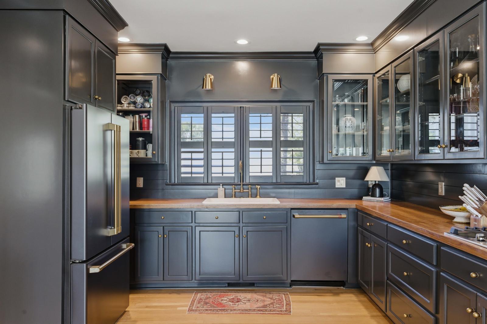 2220 Jasper Boulevard