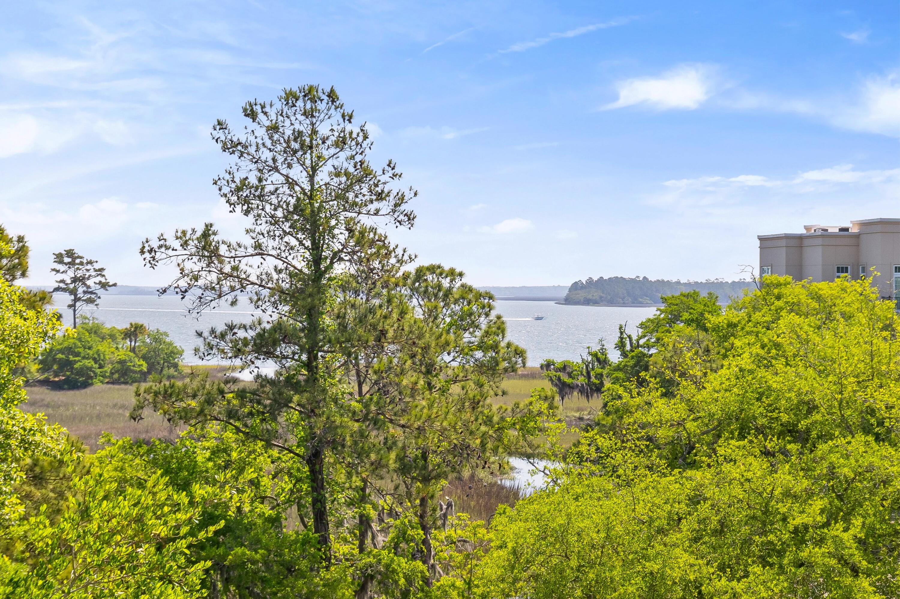 136 Fairbanks Oak Alley Unit 4b