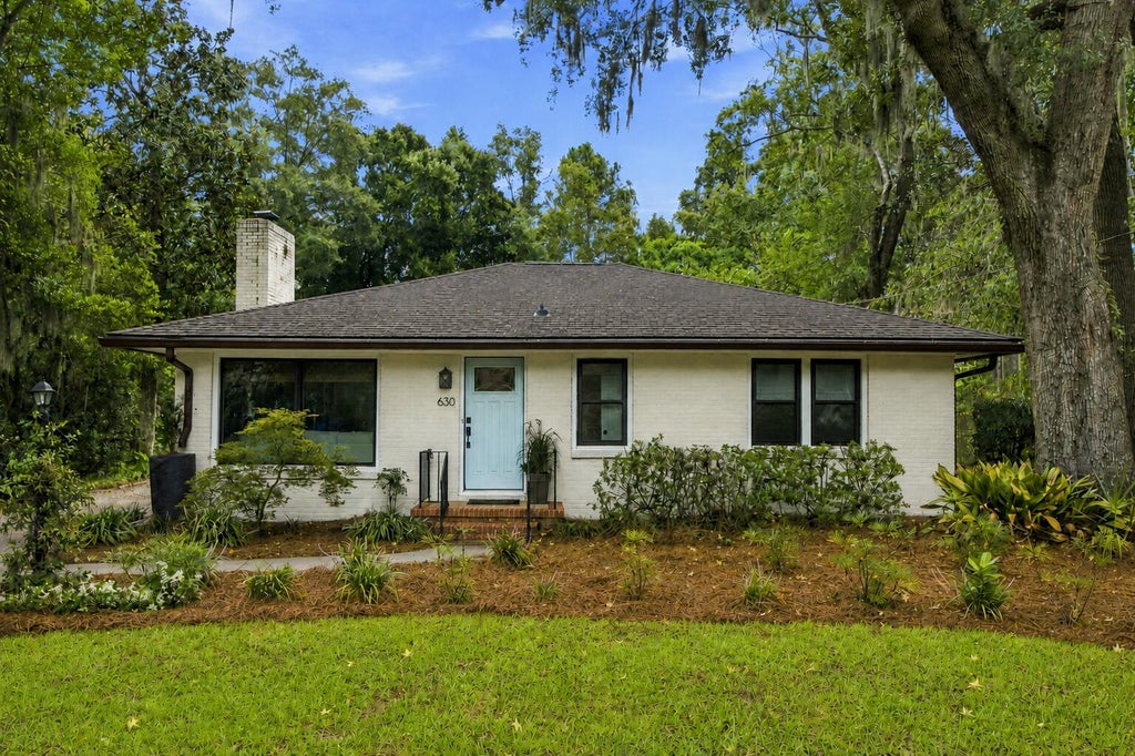 Photo of 630 W Oak Forest Drive, Charleston, SC 29407 (MLS # 26024590)