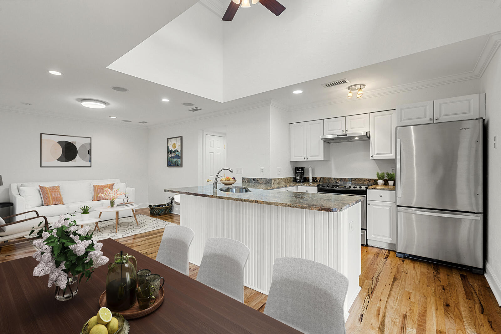 1616 Live Oak Park