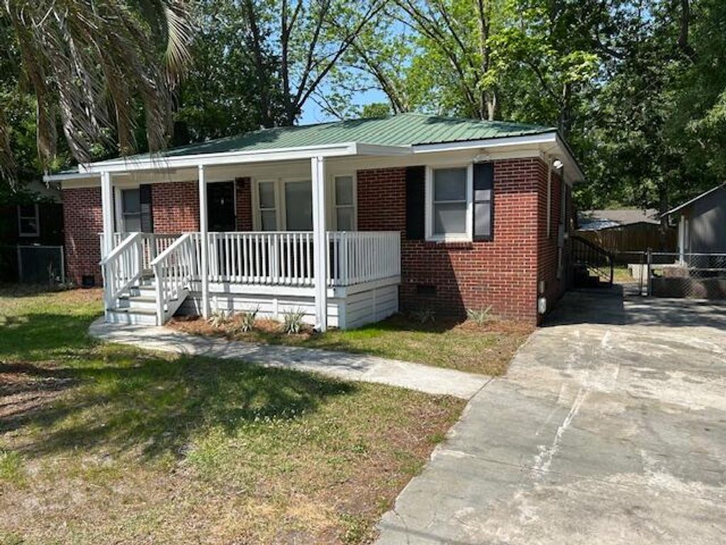 Photo of 333 Annette Drive, Goose Creek, SC 29445 (MLS # 26011786)