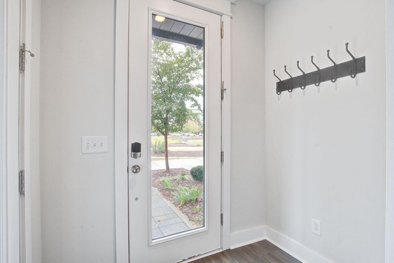 1560 Hancock Street B-4