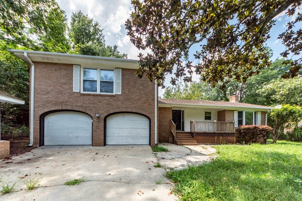 5813 E LAKESIDE DR, HANAHAN, SC 29410 - Image 923ca7c970a6be4e6bf1aa1878559e95/298036376