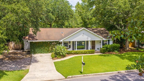 Photo of 804 Osullivan Drive, Mount Pleasant, SC 29464 (MLS # 26022379)