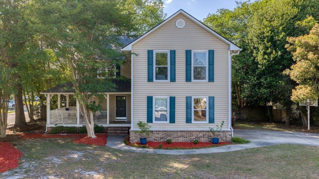 Photo of 353 Courtney Round, Summerville, SC 29486 (MLS # 26012317)