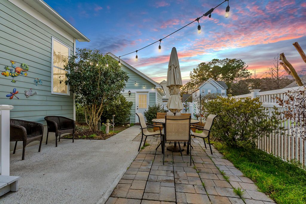 Photo of 302 Hydrangea Street, Summerville, SC 29483 (MLS # 26007264)