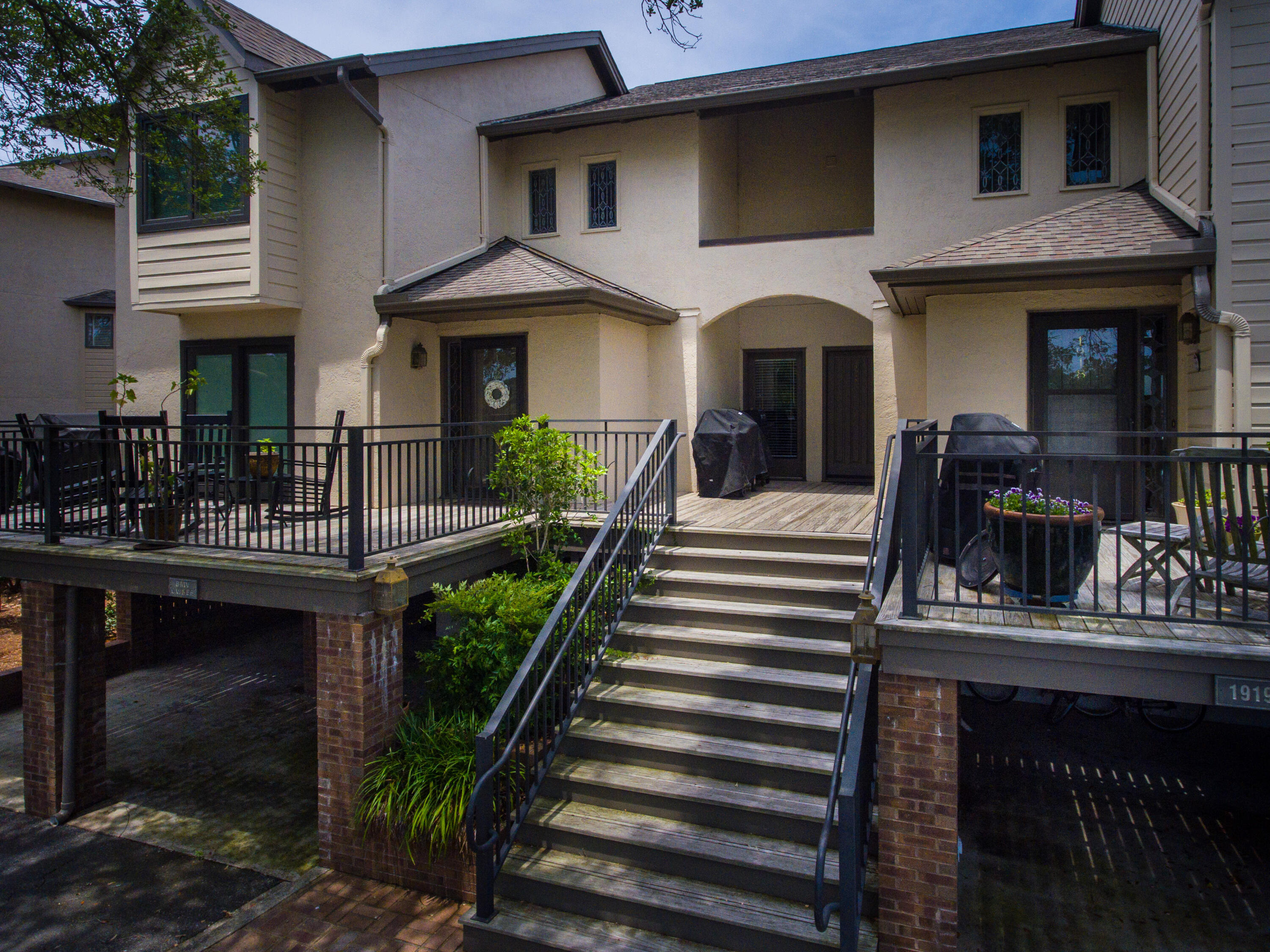 1919 Marsh Oak Lane