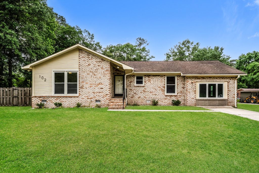 Photo of 102 Williams Court, Goose Creek, SC 29445 (MLS # 26013675)