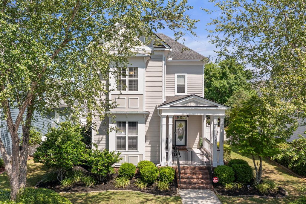 Photo of 213 Hydrangea Street, Summerville, SC 29483 (MLS # 26011061)