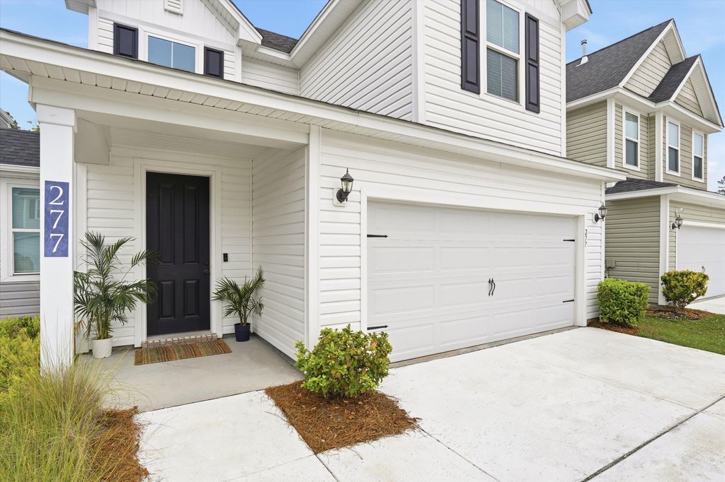 Photo of 277 Mcclellan Way, Summerville, SC 29483 (MLS # 26009949)