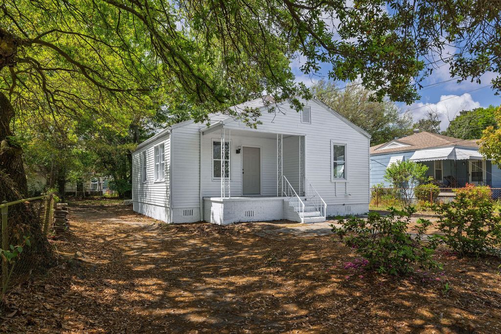 Photo of 2224 Suffolk Street, North Charleston, SC 29405 (MLS # 26009543)