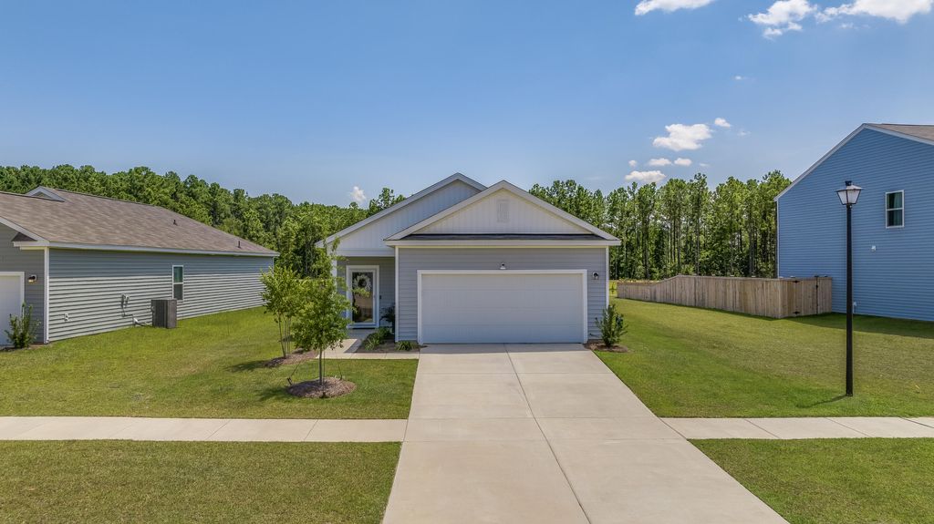 Photo of 256 Phoenix Drive, Summerville, SC 29486 (MLS # 25020946)