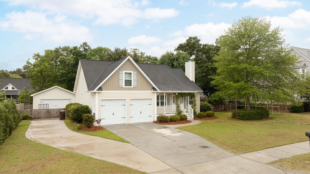 Photo of 1220 Francis Marion Circle, Moncks Corner, SC 29461 (MLS # 26012645)