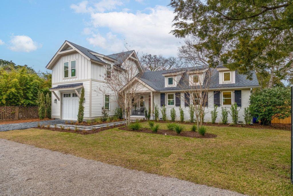 Photo of 1405 Heather Drive, Mount Pleasant, SC 29464 (MLS # 26001382)