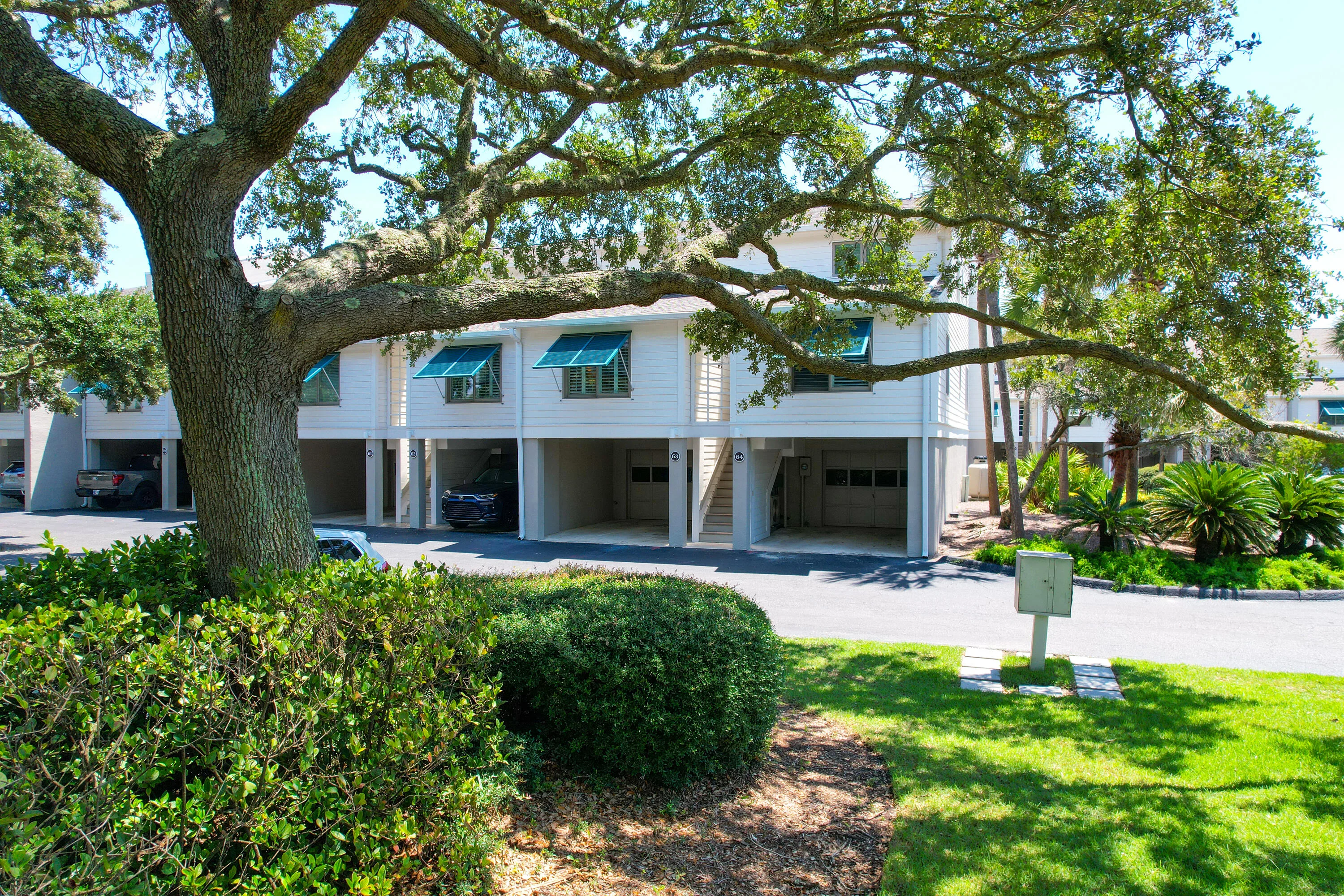 63 Beach Club Villas