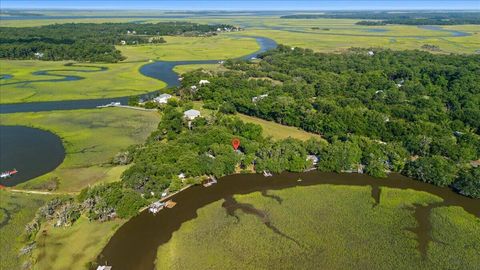 A home in Edisto Island