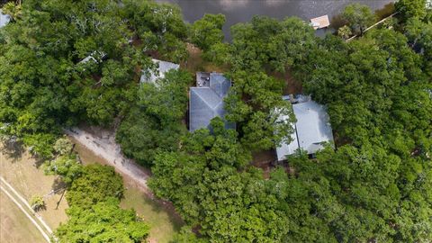 A home in Edisto Island