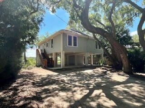 A home in Edisto Island