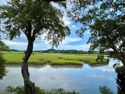 A home in Edisto Island