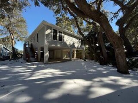 A home in Edisto Island