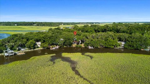 A home in Edisto Island