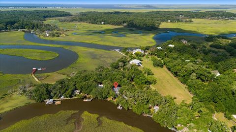 A home in Edisto Island