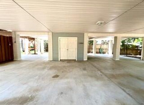 A home in Edisto Island