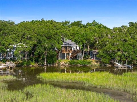 A home in Edisto Island