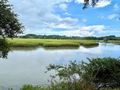 A home in Edisto Island