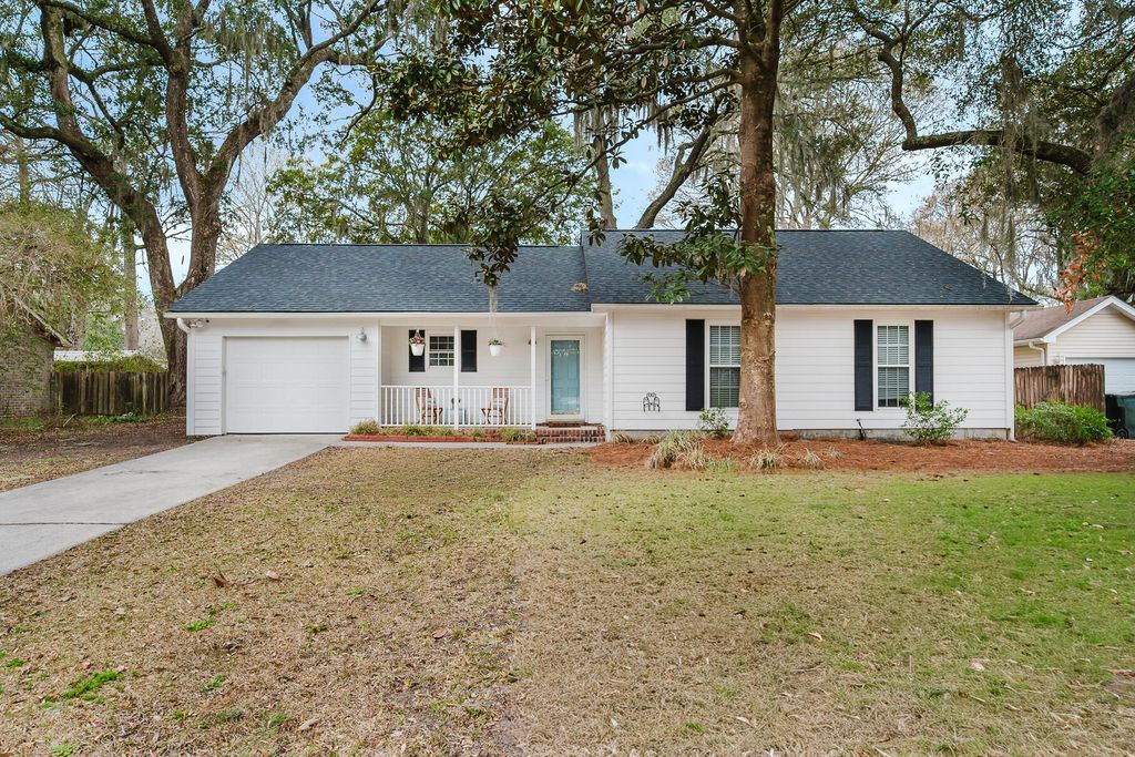 Photo of 29 Wyecreek Avenue, Charleston, SC 29412 (MLS # 26006221)