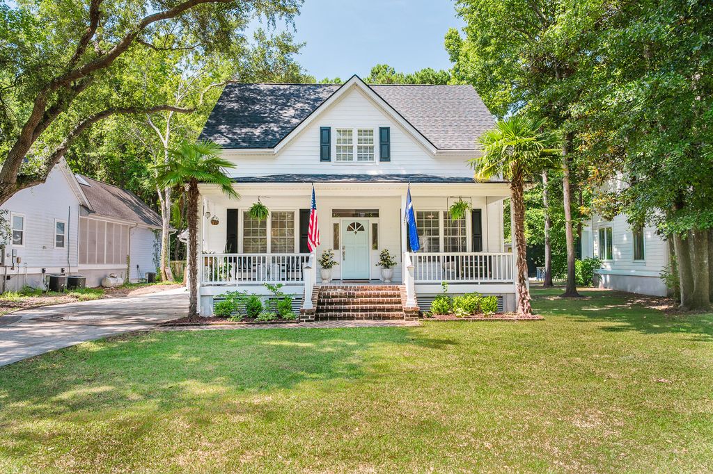 Photo of 1124 Sea Island Crossing Lane, Mount Pleasant, SC 29464 (MLS # 26020607)