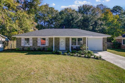 Photo of 316 Village Green Circle, Summerville, SC 29486 (MLS # 25030378)