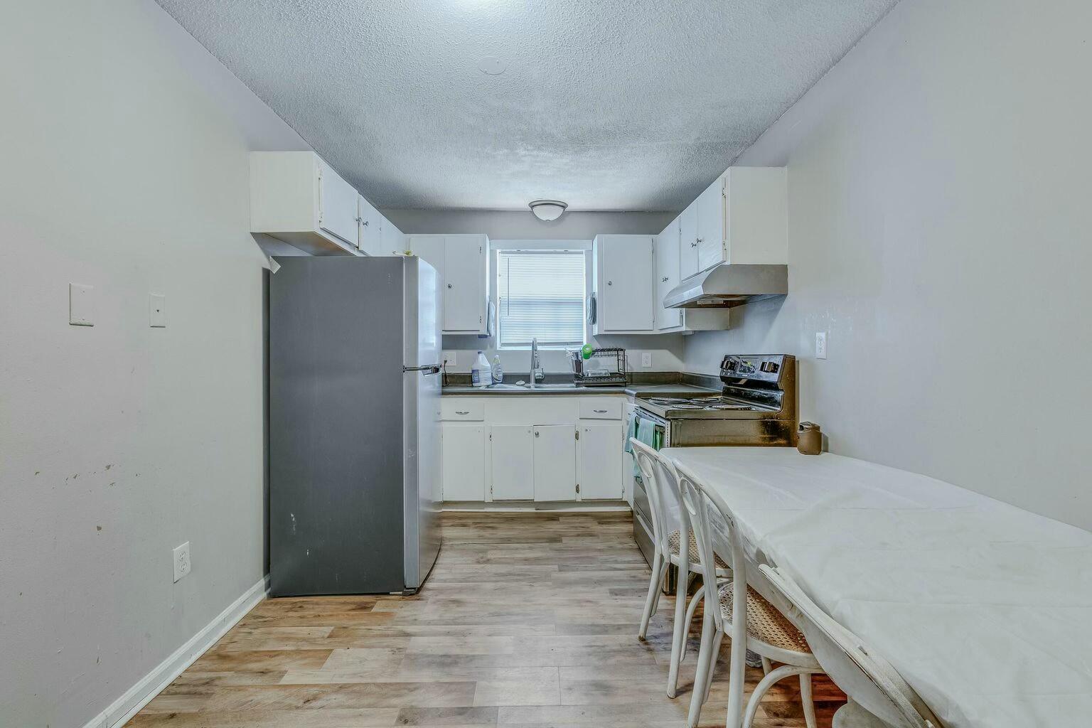 1820 Iris Street