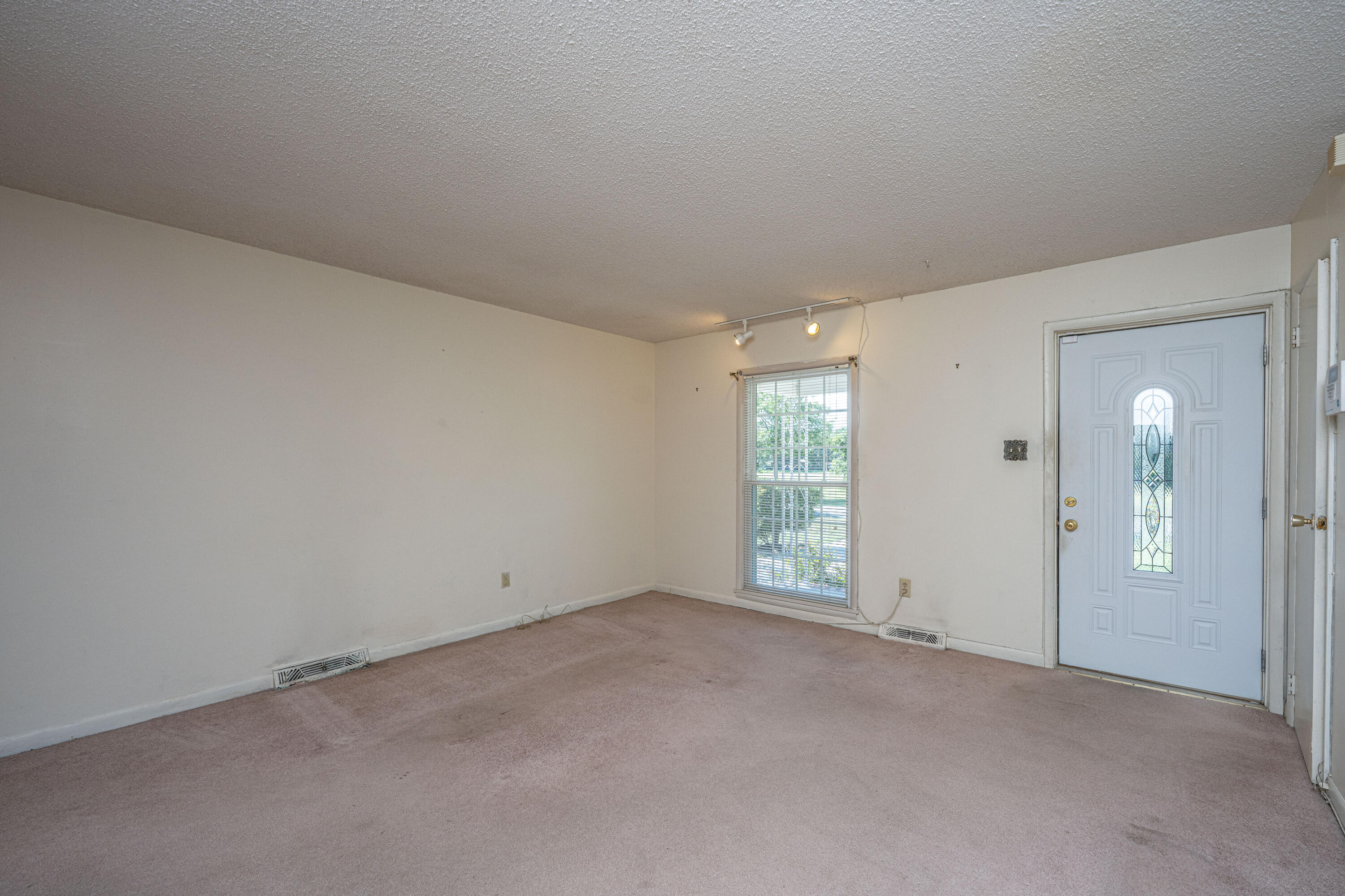 1495 Woodview Lane