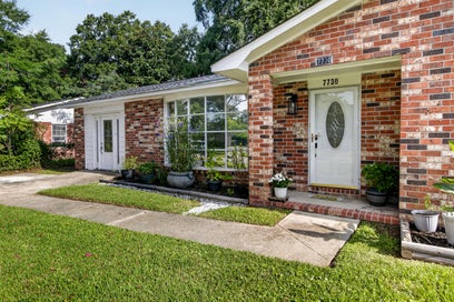 7730 Ovaldale Drive North Charleston SC 29418