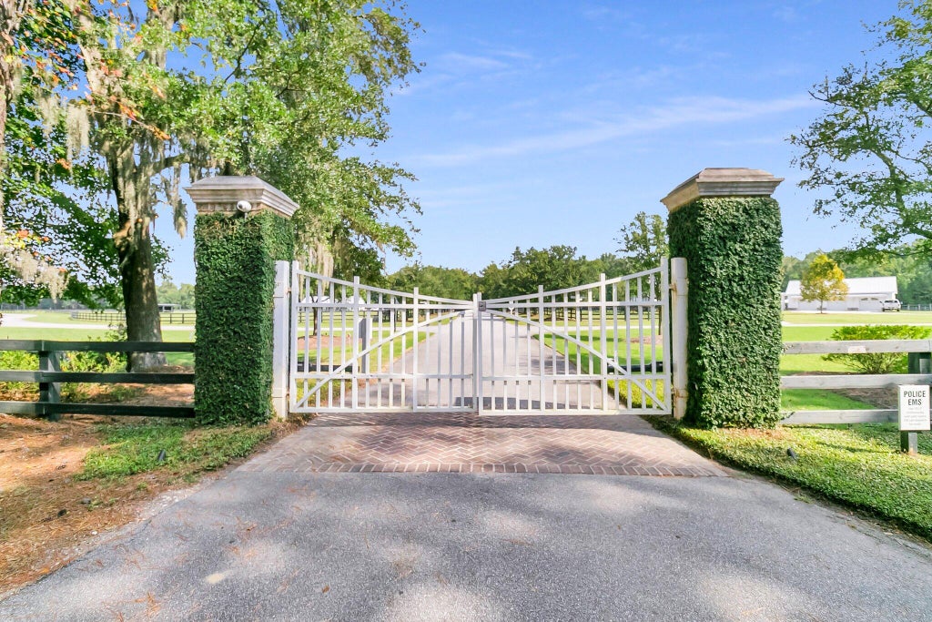 Photo of 15 Bradley Pasture Way, Ravenel, SC 29470 (MLS # 26023016)