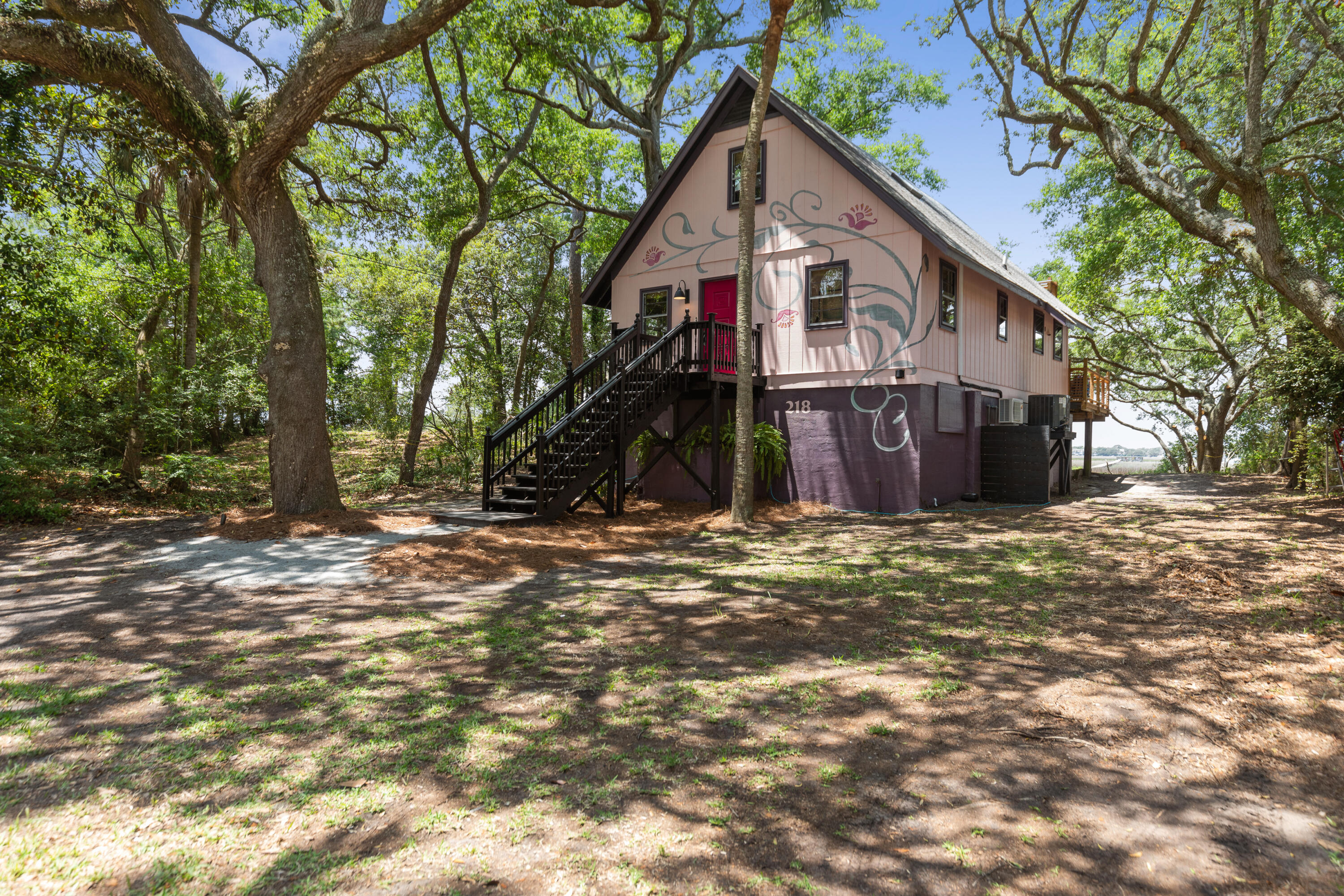 218 E Huron Avenue