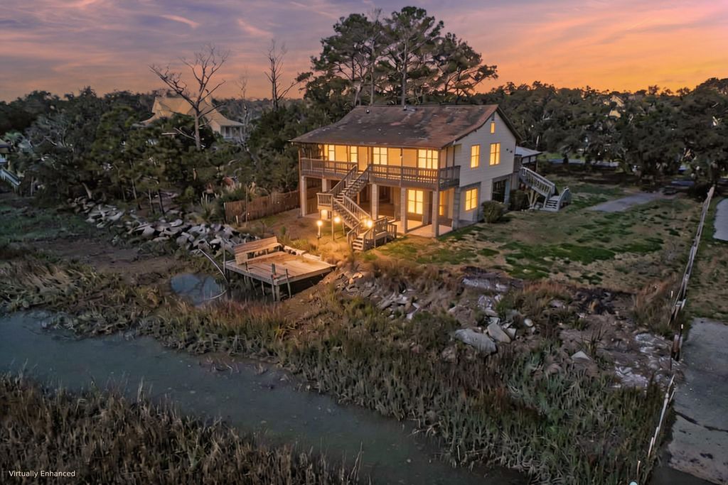 Photo of 1538 Periwinkle Drive, Mount Pleasant, SC 29466 (MLS # 26008088)