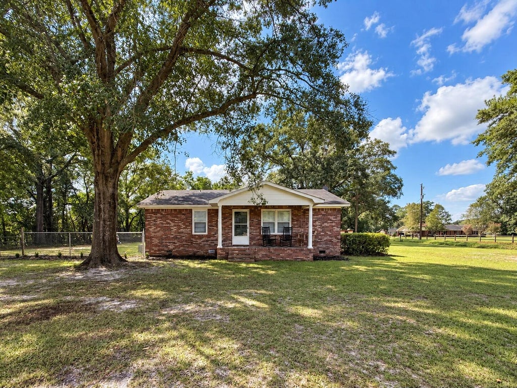 Photo of 1413 Beach Road, Walterboro, SC 29488 (MLS # 26026294)