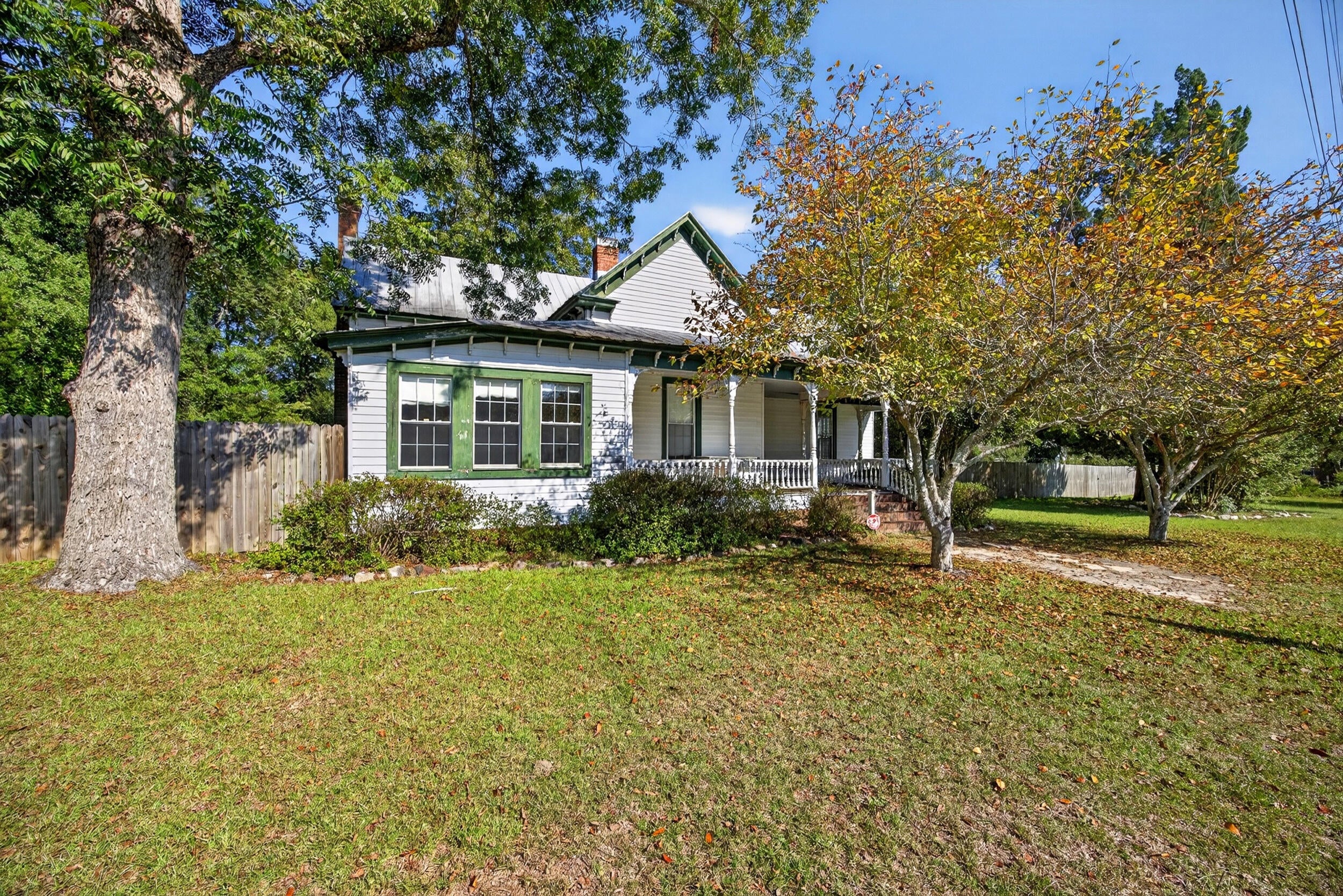 137 Railroad Avenue
