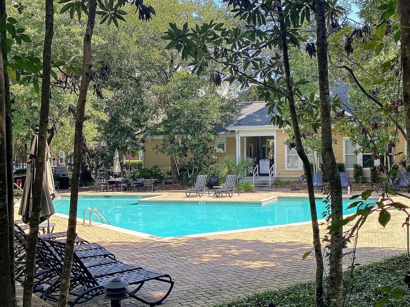 280 Seven Farms Drive Unit 302