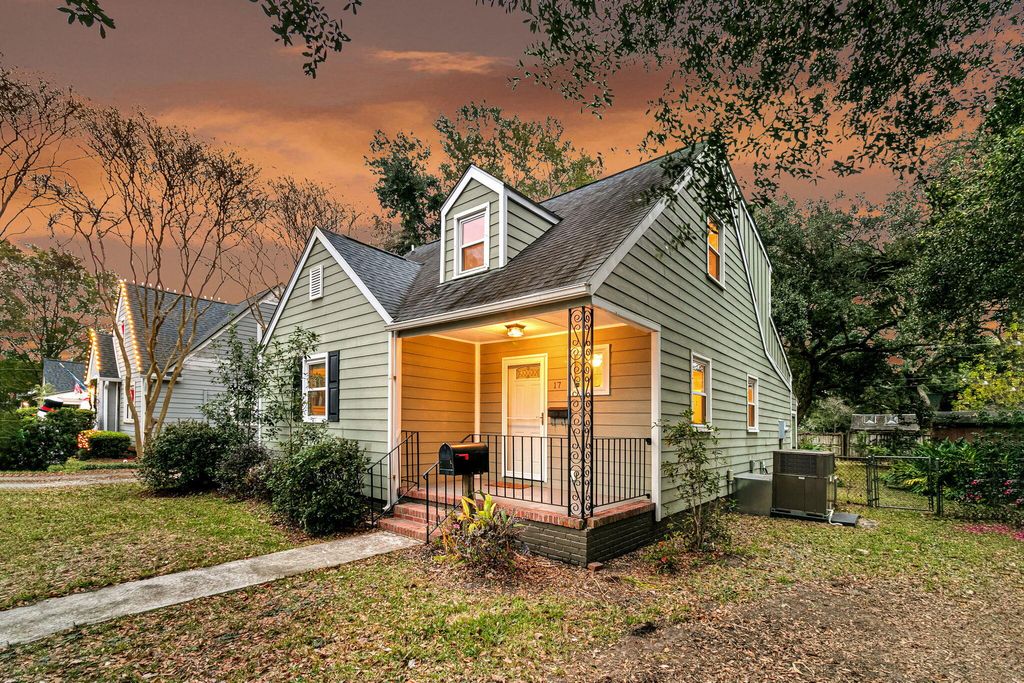 Photo of 17 Riverdale Drive, Charleston, SC 29407 (MLS # 25031752)