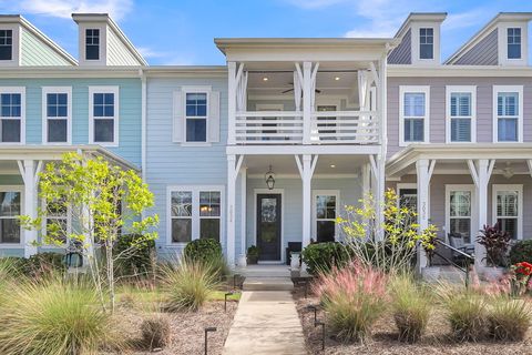 Photo of 3034 Sturbridge Road, Mount Pleasant, SC 29466 (MLS # 25027266)