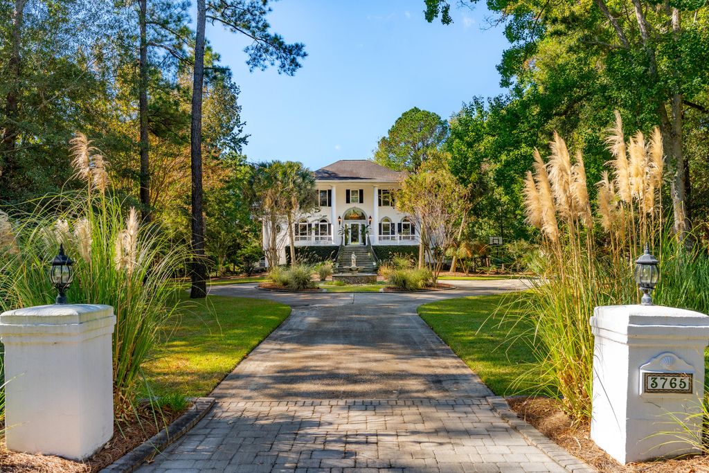 Photo of 3765 Colonel Vanderhorst Circle, Mount Pleasant, SC 29466 (MLS # 25029330)