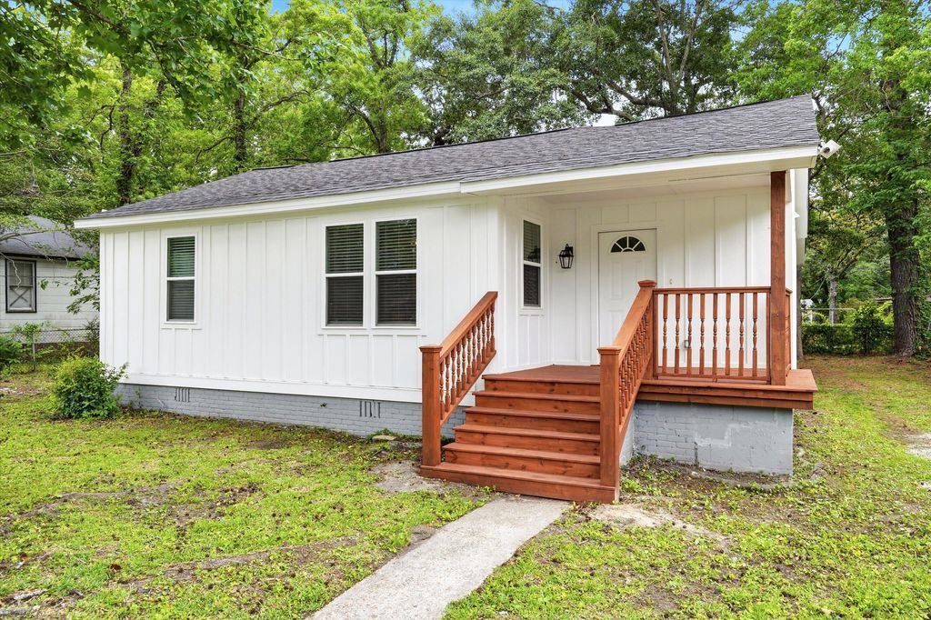 Photo of 2711 Saratoga Road, North Charleston, SC 29405 (MLS # 26014033)
