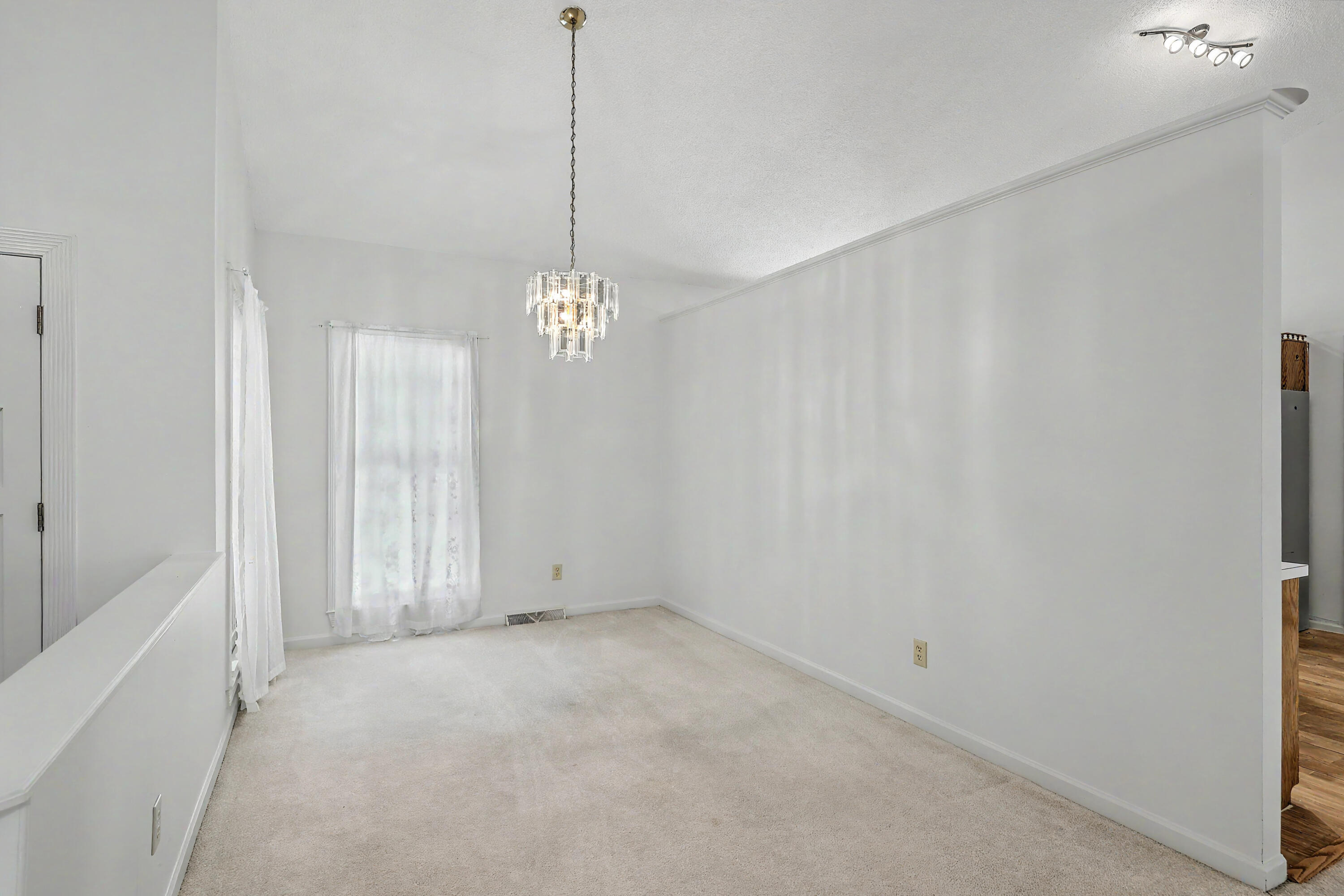 118 King Charles Circle