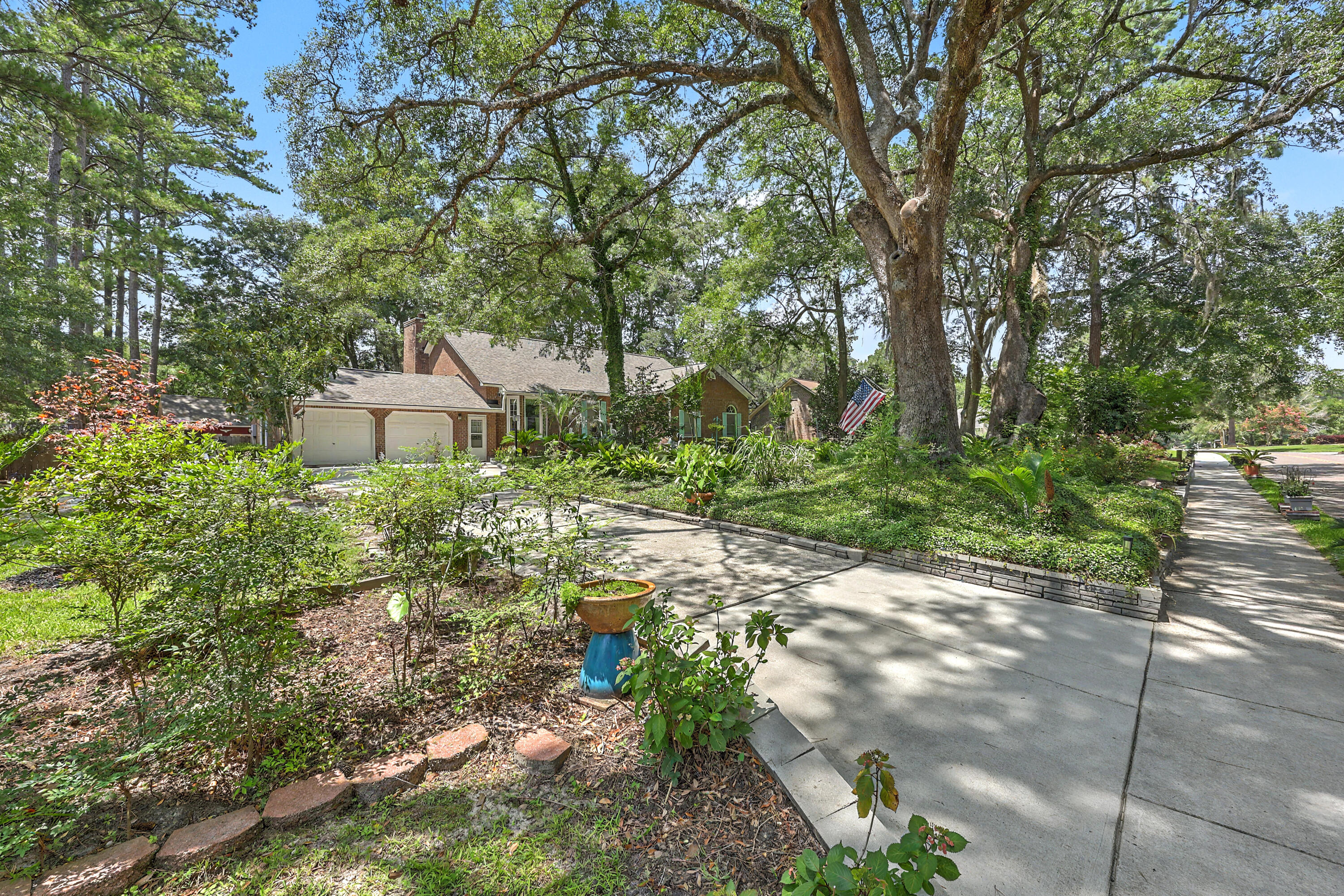 118 King Charles Circle