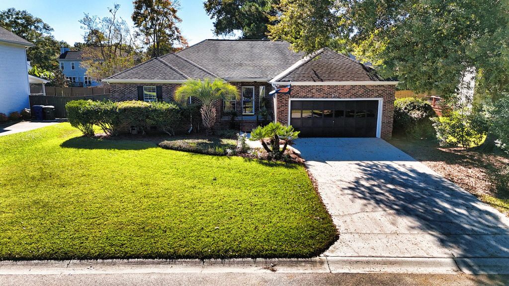 Photo of 611 Fishermans Bend, Mount Pleasant, SC 29464 (MLS # 25029258)